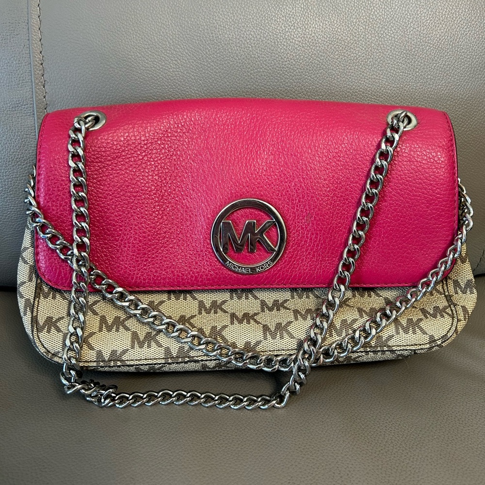 Michael Kors purse. Like new!